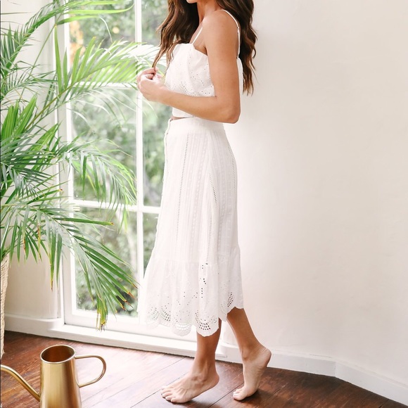 🆕Lilah Off White Eyelet Midi Skirt - Picture 5 of 8